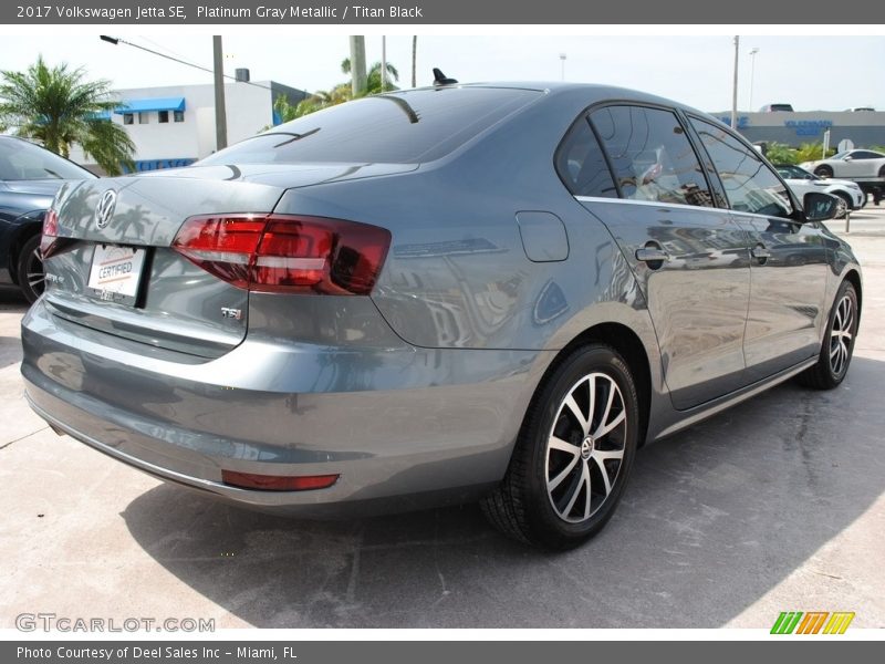 Platinum Gray Metallic / Titan Black 2017 Volkswagen Jetta SE