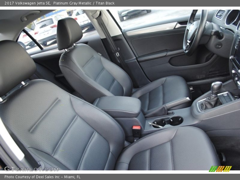 Platinum Gray Metallic / Titan Black 2017 Volkswagen Jetta SE