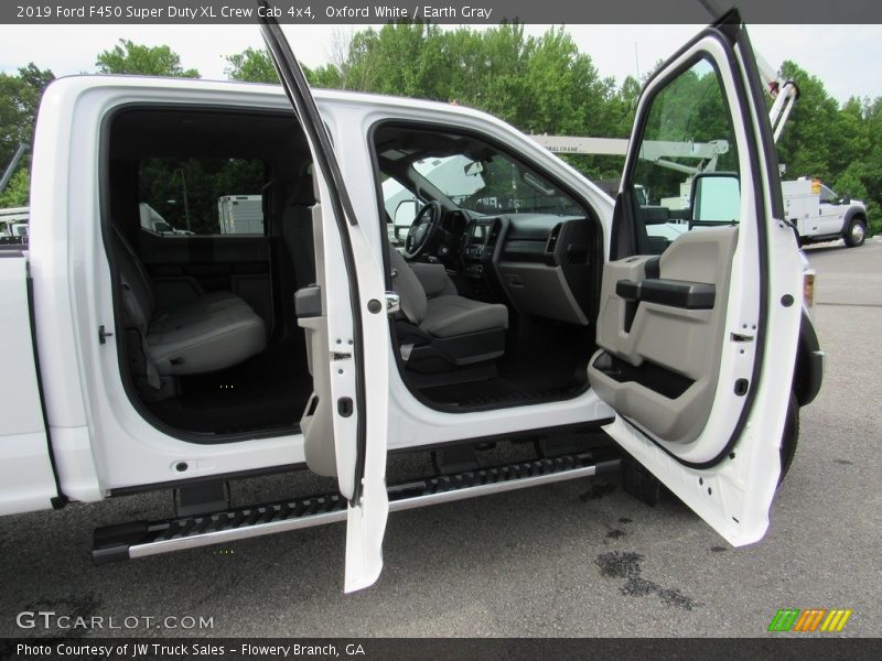 Oxford White / Earth Gray 2019 Ford F450 Super Duty XL Crew Cab 4x4