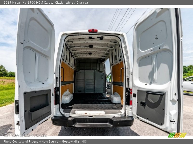  2015 NV 2500 HD S Cargo Trunk