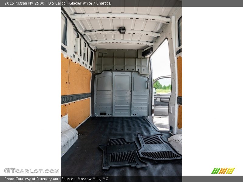  2015 NV 2500 HD S Cargo Trunk