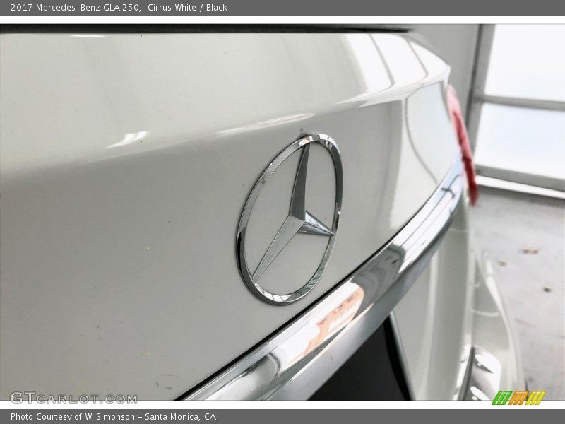 Cirrus White / Black 2017 Mercedes-Benz GLA 250