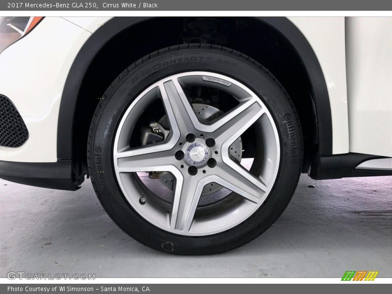 Cirrus White / Black 2017 Mercedes-Benz GLA 250