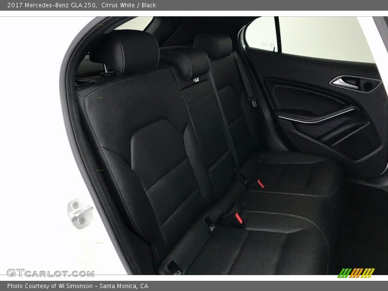 Cirrus White / Black 2017 Mercedes-Benz GLA 250