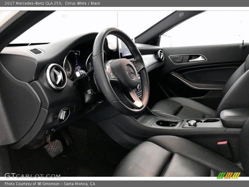 Cirrus White / Black 2017 Mercedes-Benz GLA 250