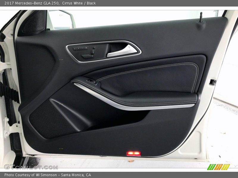 Cirrus White / Black 2017 Mercedes-Benz GLA 250