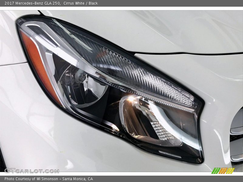 Cirrus White / Black 2017 Mercedes-Benz GLA 250