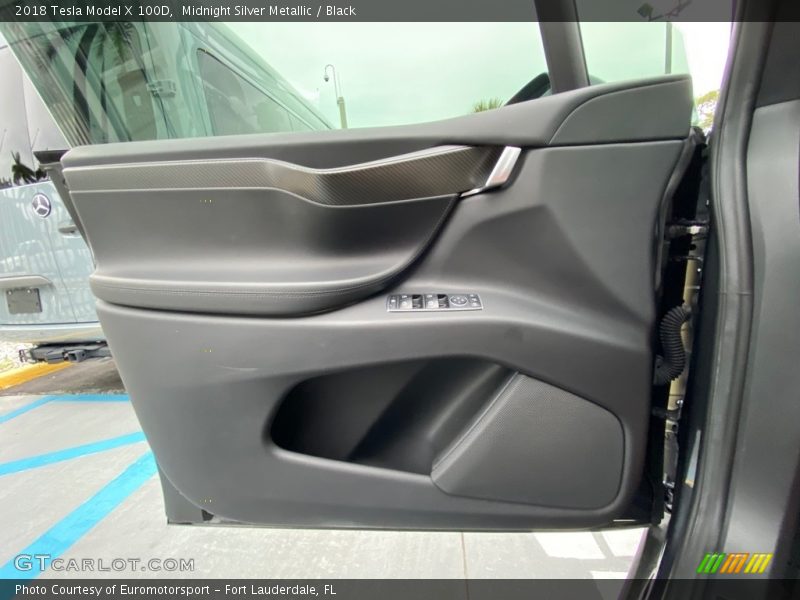 Door Panel of 2018 Model X 100D