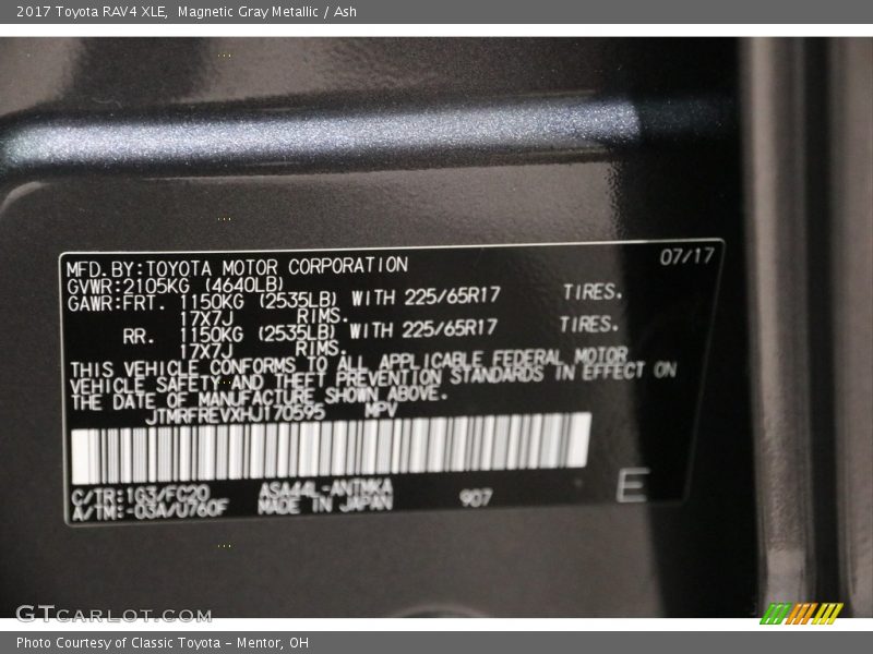 Magnetic Gray Metallic / Ash 2017 Toyota RAV4 XLE