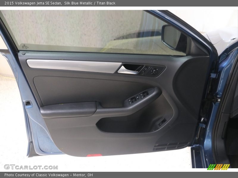 Door Panel of 2015 Jetta SE Sedan