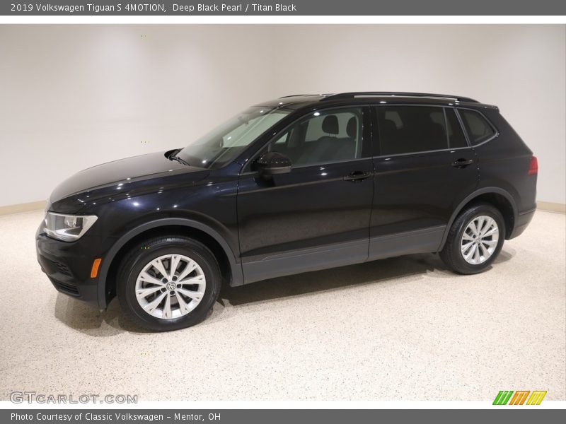 Deep Black Pearl / Titan Black 2019 Volkswagen Tiguan S 4MOTION