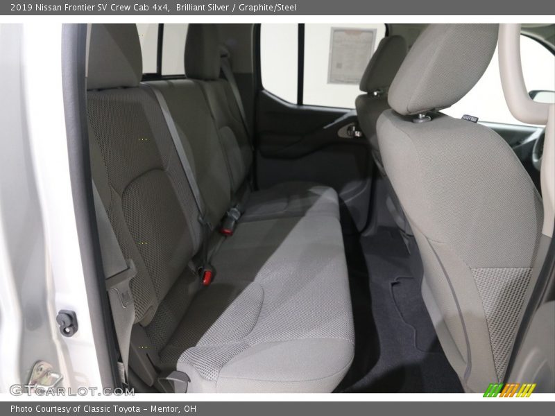 Brilliant Silver / Graphite/Steel 2019 Nissan Frontier SV Crew Cab 4x4