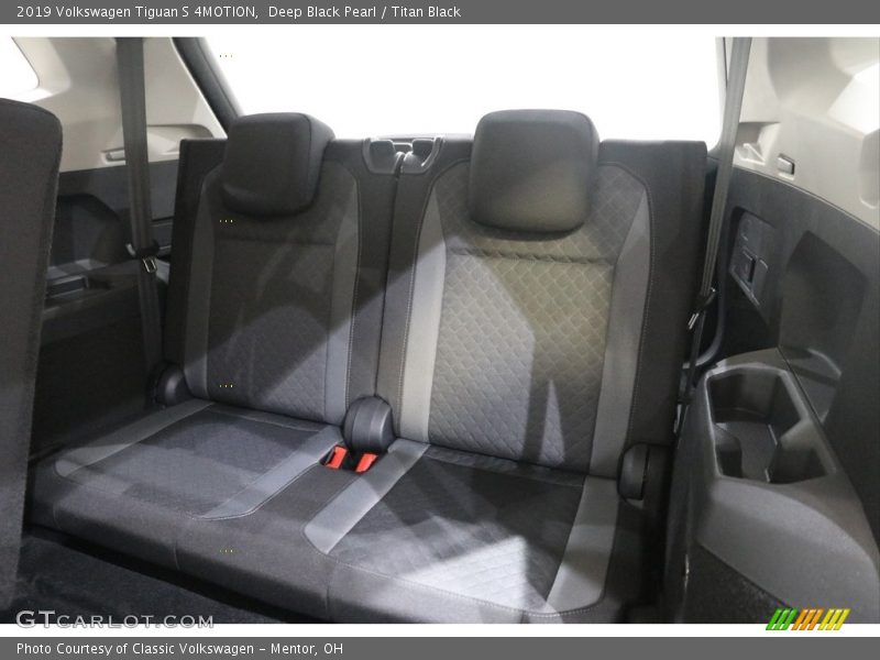 Deep Black Pearl / Titan Black 2019 Volkswagen Tiguan S 4MOTION