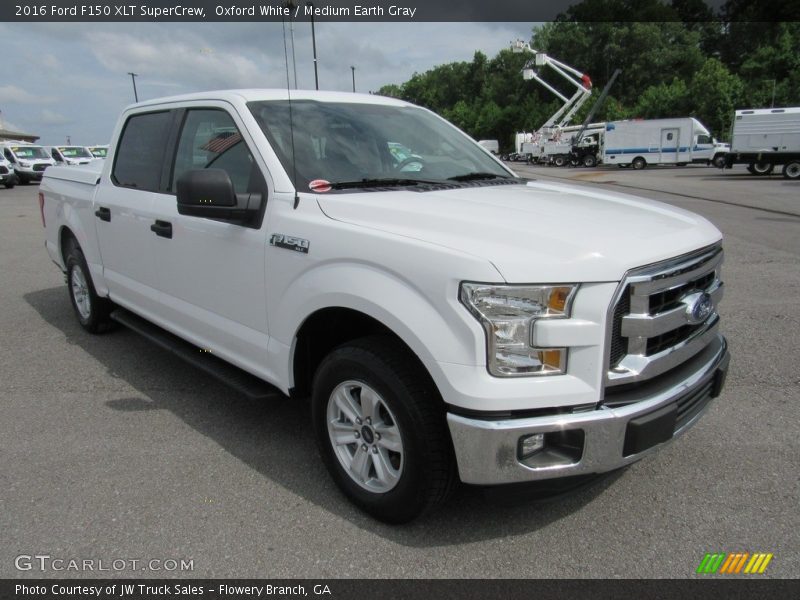 Oxford White / Medium Earth Gray 2016 Ford F150 XLT SuperCrew