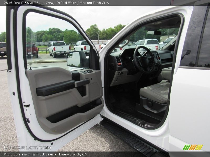 Oxford White / Medium Earth Gray 2016 Ford F150 XLT SuperCrew