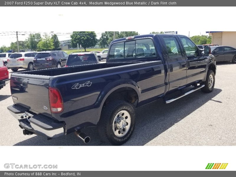 Medium Wedgewood Blue Metallic / Dark Flint cloth 2007 Ford F250 Super Duty XLT Crew Cab 4x4
