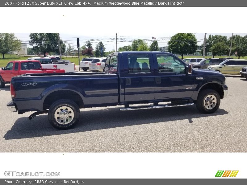 Medium Wedgewood Blue Metallic / Dark Flint cloth 2007 Ford F250 Super Duty XLT Crew Cab 4x4