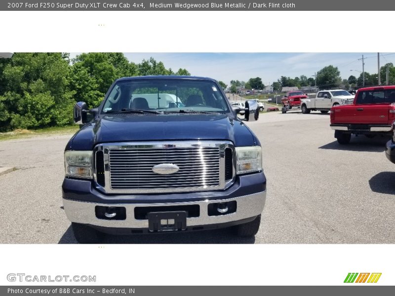 Medium Wedgewood Blue Metallic / Dark Flint cloth 2007 Ford F250 Super Duty XLT Crew Cab 4x4