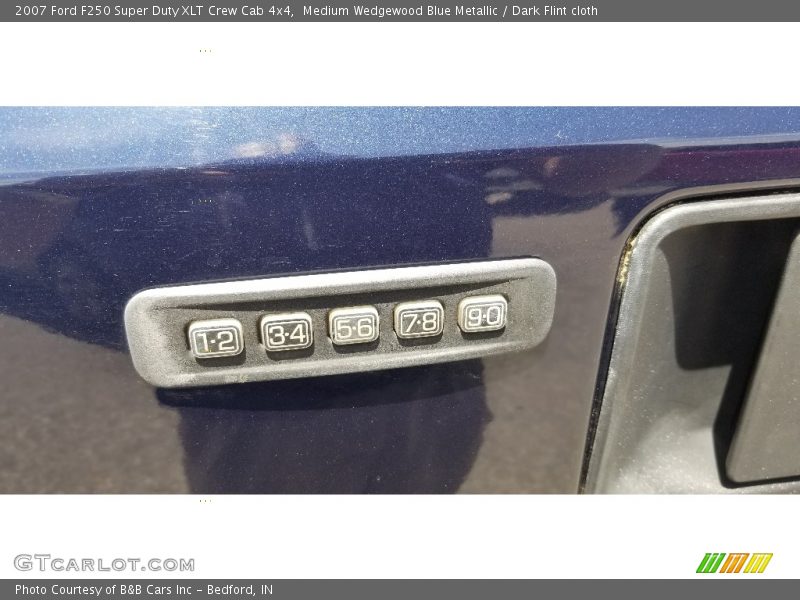 Medium Wedgewood Blue Metallic / Dark Flint cloth 2007 Ford F250 Super Duty XLT Crew Cab 4x4