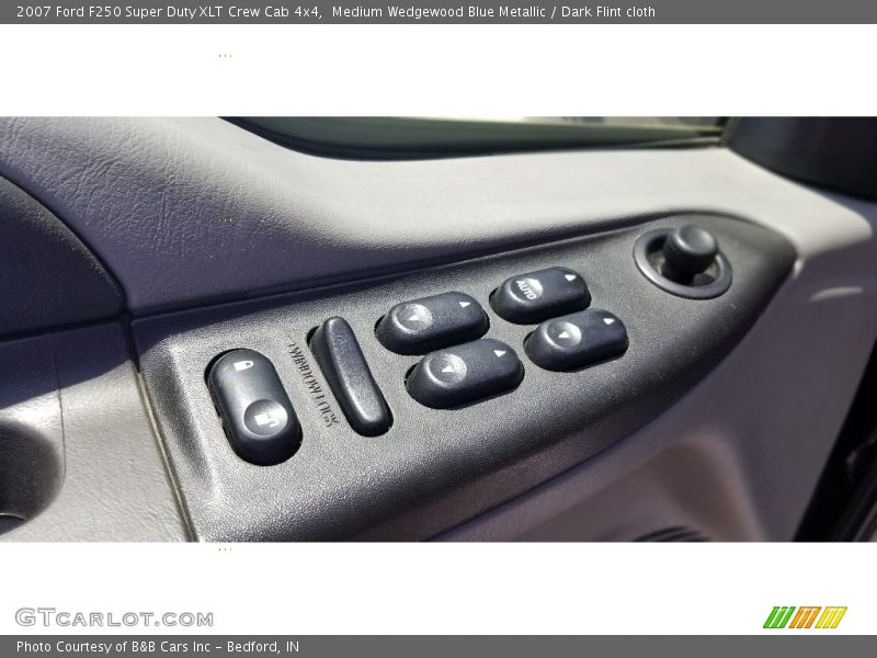 Medium Wedgewood Blue Metallic / Dark Flint cloth 2007 Ford F250 Super Duty XLT Crew Cab 4x4