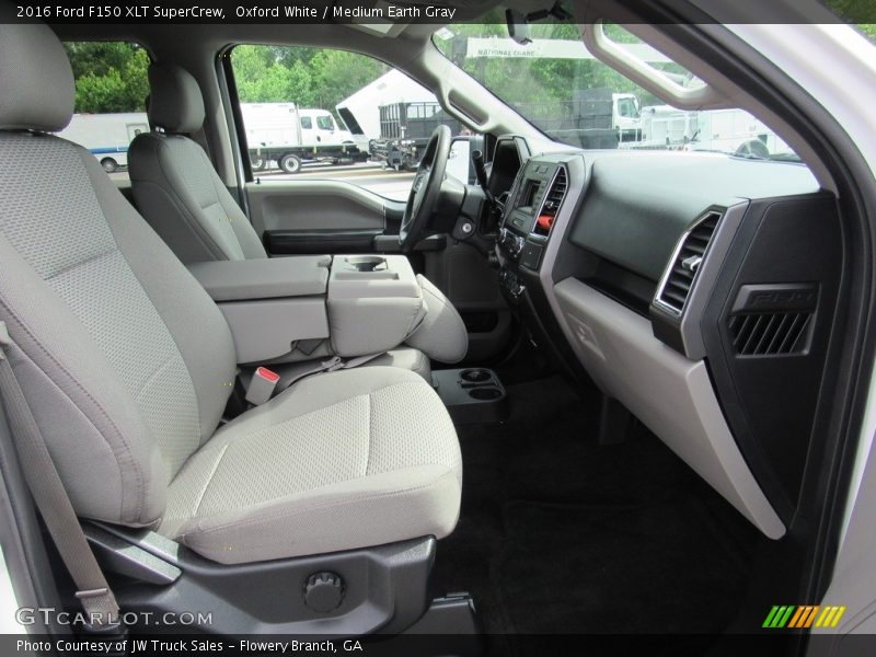 Oxford White / Medium Earth Gray 2016 Ford F150 XLT SuperCrew