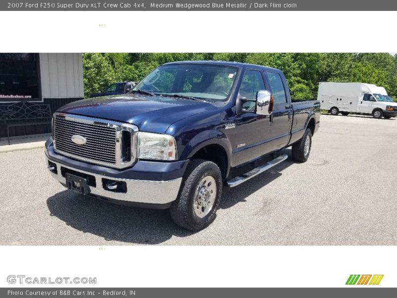 Medium Wedgewood Blue Metallic / Dark Flint cloth 2007 Ford F250 Super Duty XLT Crew Cab 4x4