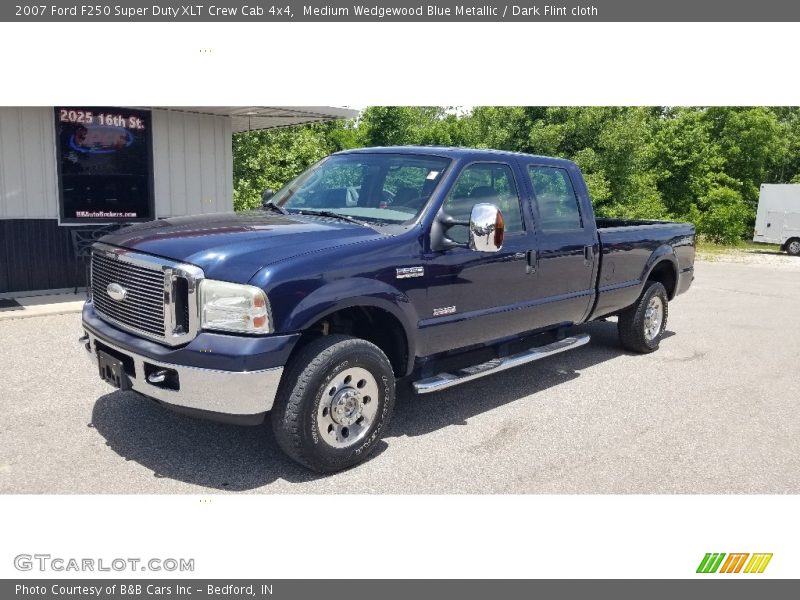 Medium Wedgewood Blue Metallic / Dark Flint cloth 2007 Ford F250 Super Duty XLT Crew Cab 4x4