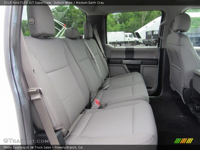 Oxford White / Medium Earth Gray 2016 Ford F150 XLT SuperCrew