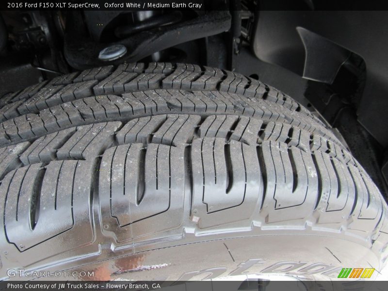 Oxford White / Medium Earth Gray 2016 Ford F150 XLT SuperCrew