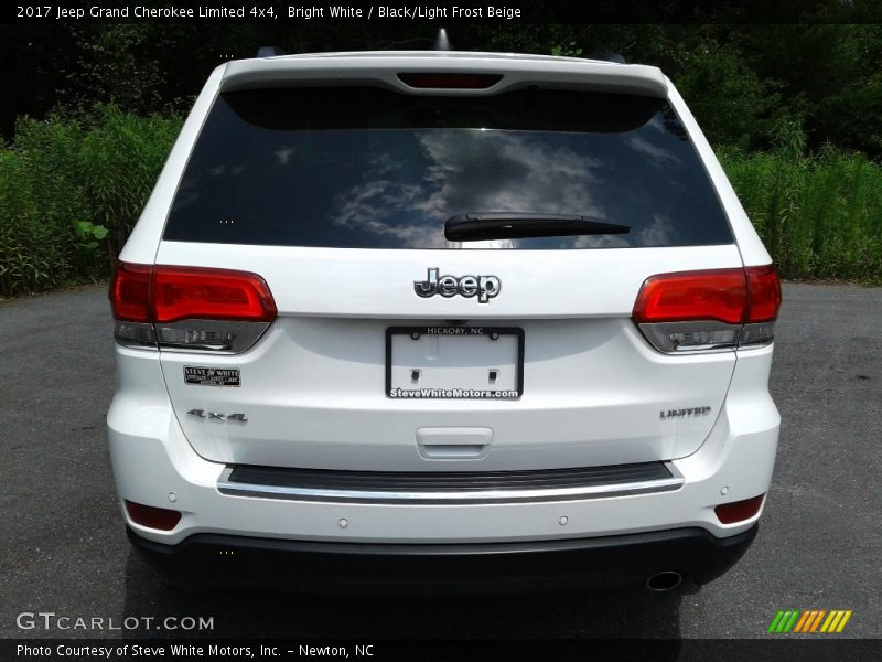 Bright White / Black/Light Frost Beige 2017 Jeep Grand Cherokee Limited 4x4