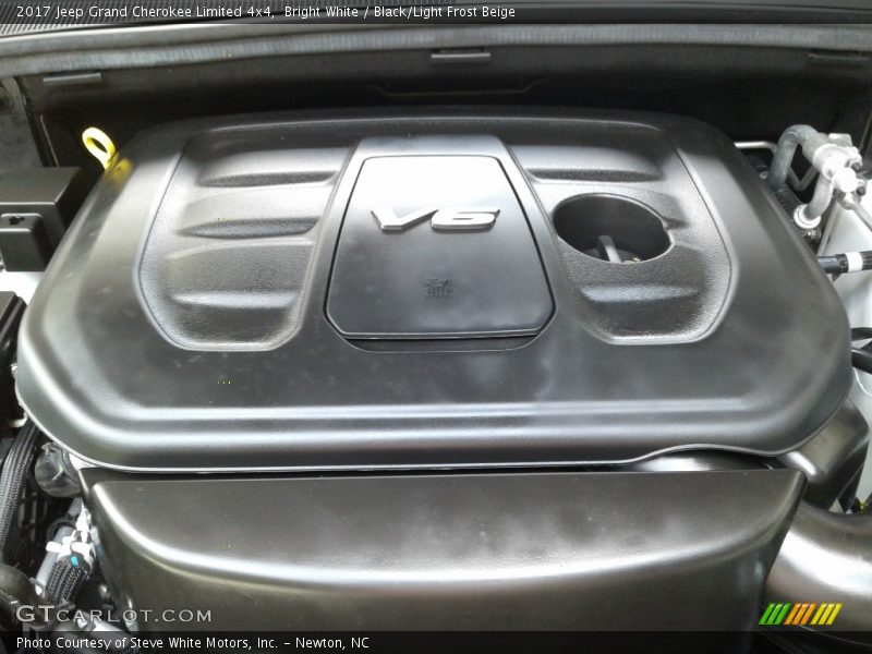 Bright White / Black/Light Frost Beige 2017 Jeep Grand Cherokee Limited 4x4