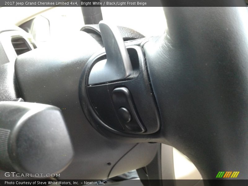 Bright White / Black/Light Frost Beige 2017 Jeep Grand Cherokee Limited 4x4