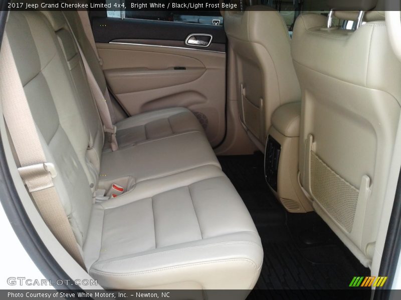 Bright White / Black/Light Frost Beige 2017 Jeep Grand Cherokee Limited 4x4