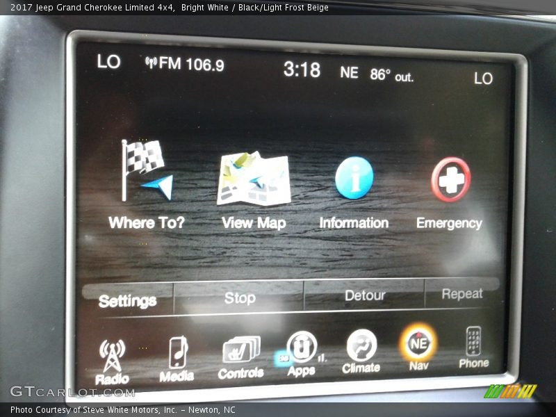Bright White / Black/Light Frost Beige 2017 Jeep Grand Cherokee Limited 4x4