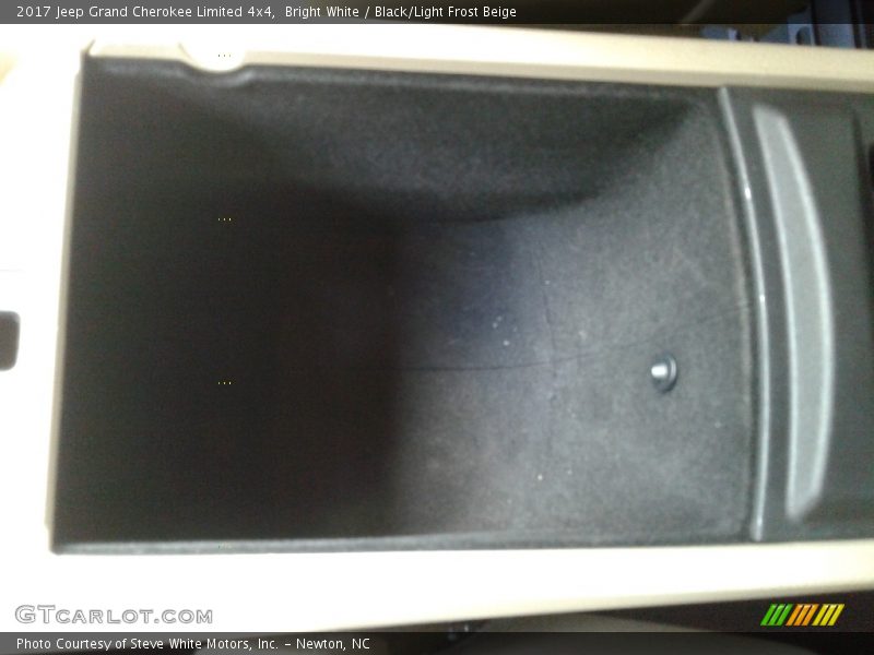 Bright White / Black/Light Frost Beige 2017 Jeep Grand Cherokee Limited 4x4