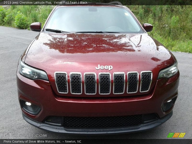 Velvet Red Pearl / Black 2019 Jeep Cherokee Latitude Plus