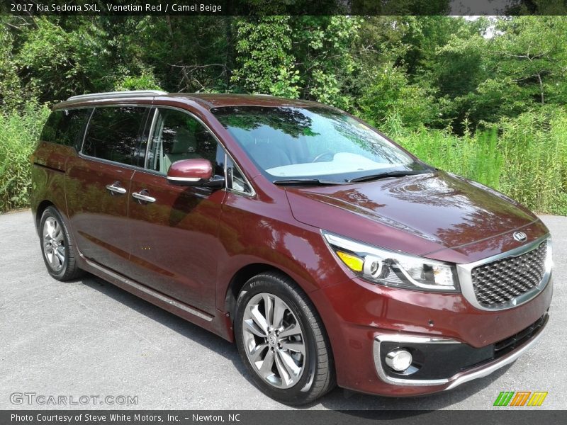 Front 3/4 View of 2017 Sedona SXL
