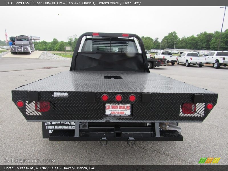 Oxford White / Earth Gray 2018 Ford F550 Super Duty XL Crew Cab 4x4 Chassis