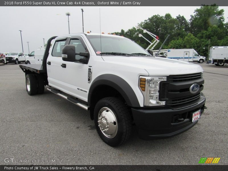 Front 3/4 View of 2018 F550 Super Duty XL Crew Cab 4x4 Chassis