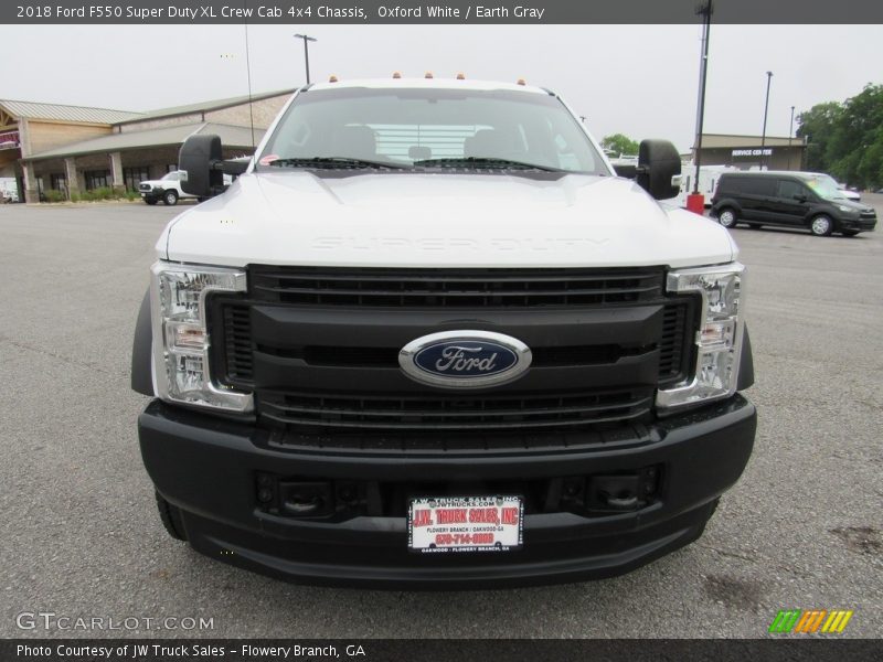 Oxford White / Earth Gray 2018 Ford F550 Super Duty XL Crew Cab 4x4 Chassis