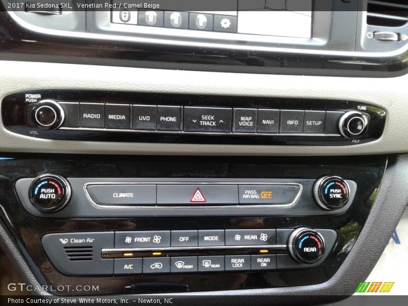 Controls of 2017 Sedona SXL