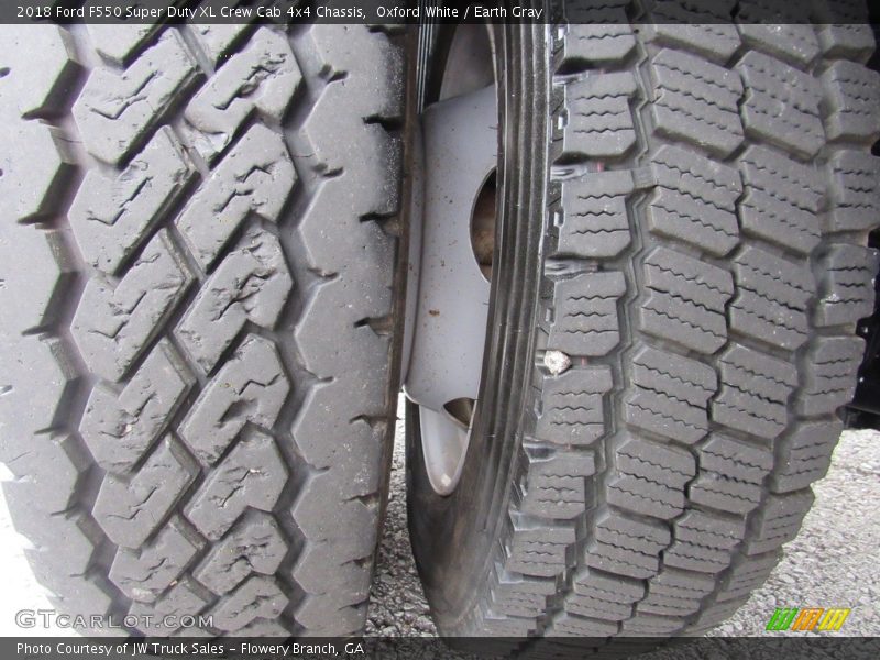 Oxford White / Earth Gray 2018 Ford F550 Super Duty XL Crew Cab 4x4 Chassis