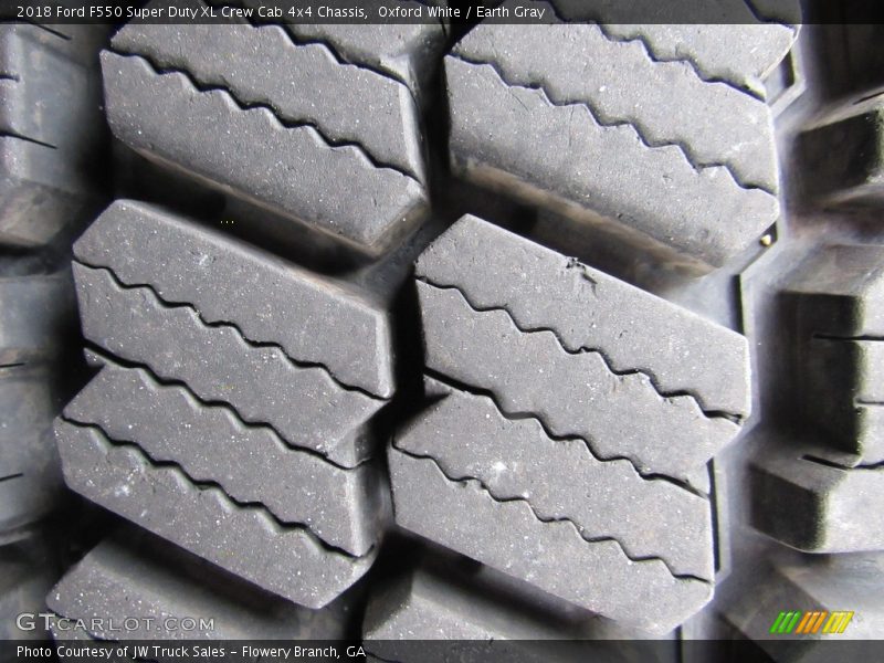 Oxford White / Earth Gray 2018 Ford F550 Super Duty XL Crew Cab 4x4 Chassis