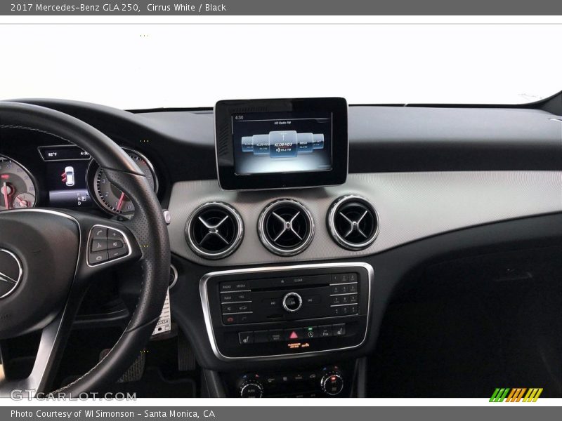 Cirrus White / Black 2017 Mercedes-Benz GLA 250