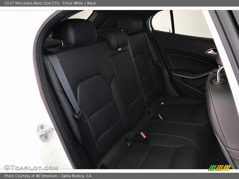 Cirrus White / Black 2017 Mercedes-Benz GLA 250
