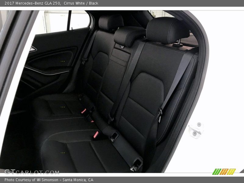 Cirrus White / Black 2017 Mercedes-Benz GLA 250