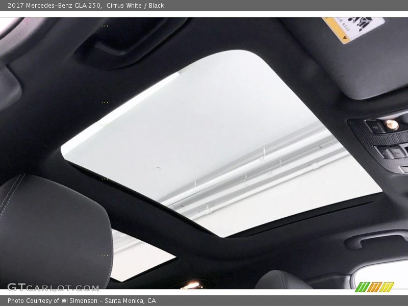 Cirrus White / Black 2017 Mercedes-Benz GLA 250