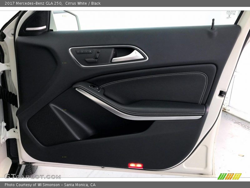 Cirrus White / Black 2017 Mercedes-Benz GLA 250