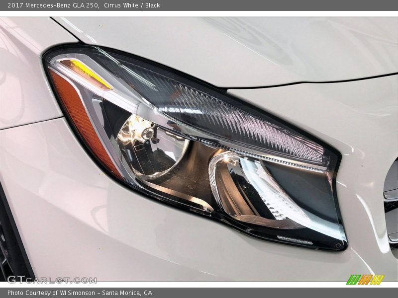 Cirrus White / Black 2017 Mercedes-Benz GLA 250