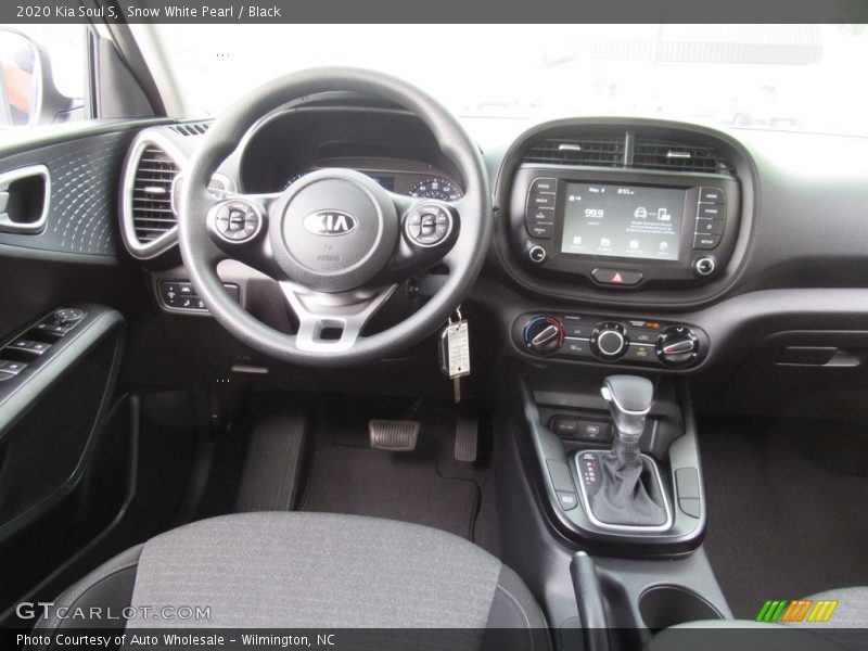 Snow White Pearl / Black 2020 Kia Soul S